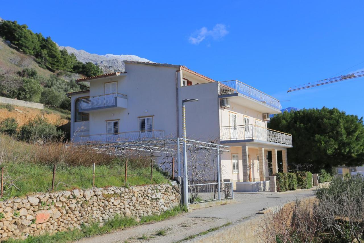 Apartments With A Parking Space Brela, Makarska - 18495 Exterior photo