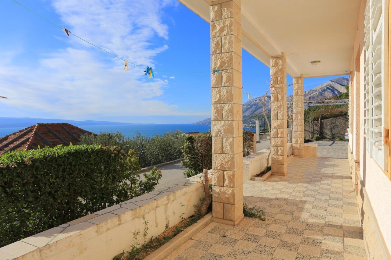 Apartments With A Parking Space Brela, Makarska - 18495 Exterior photo