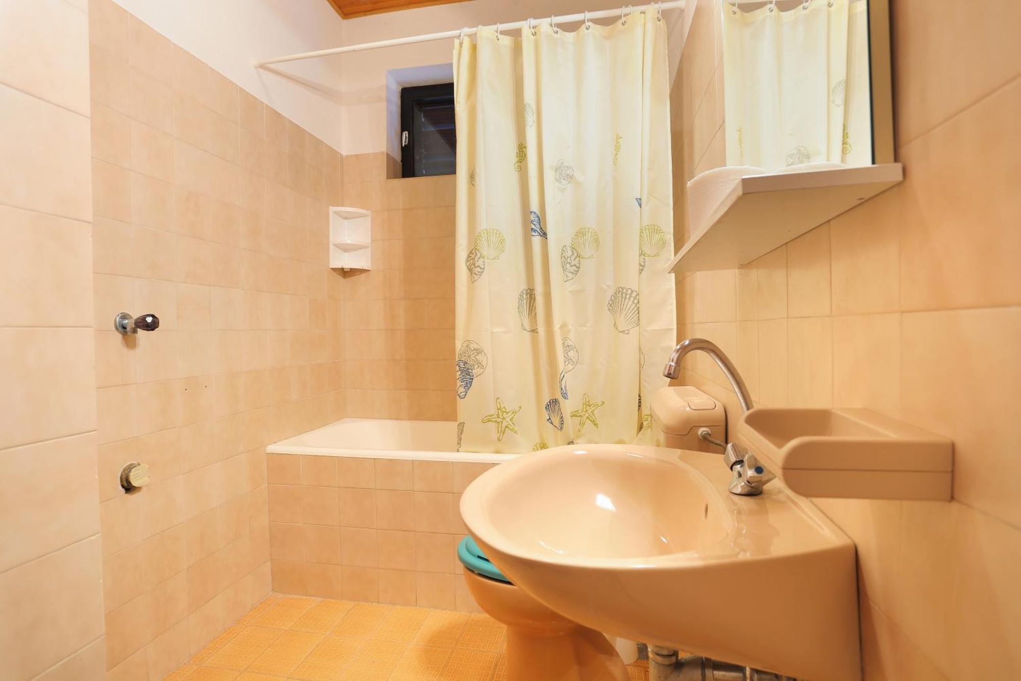 Apartments With A Parking Space Brela, Makarska - 18495 Room photo