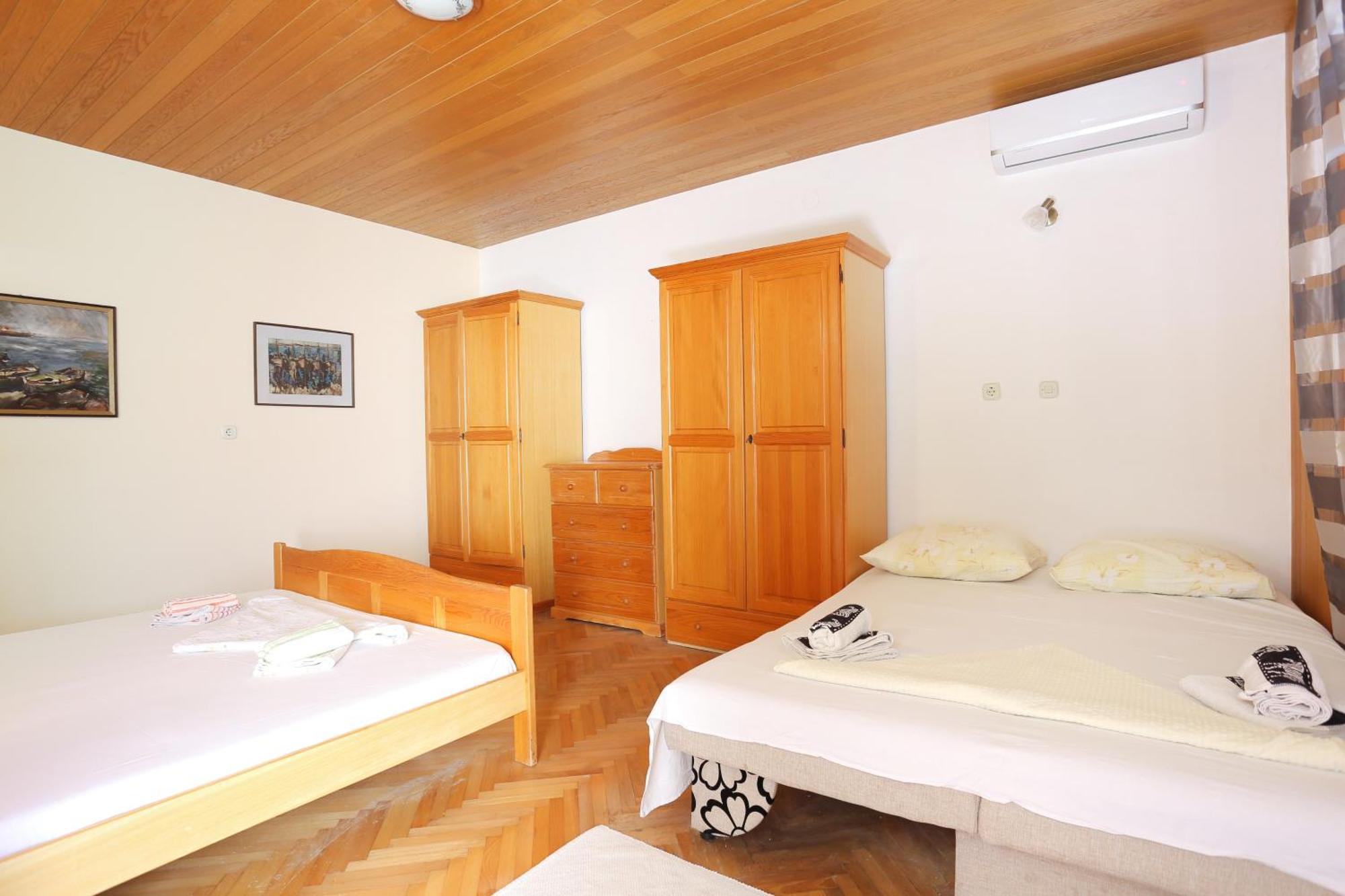 Apartments With A Parking Space Brela, Makarska - 18495 Room photo