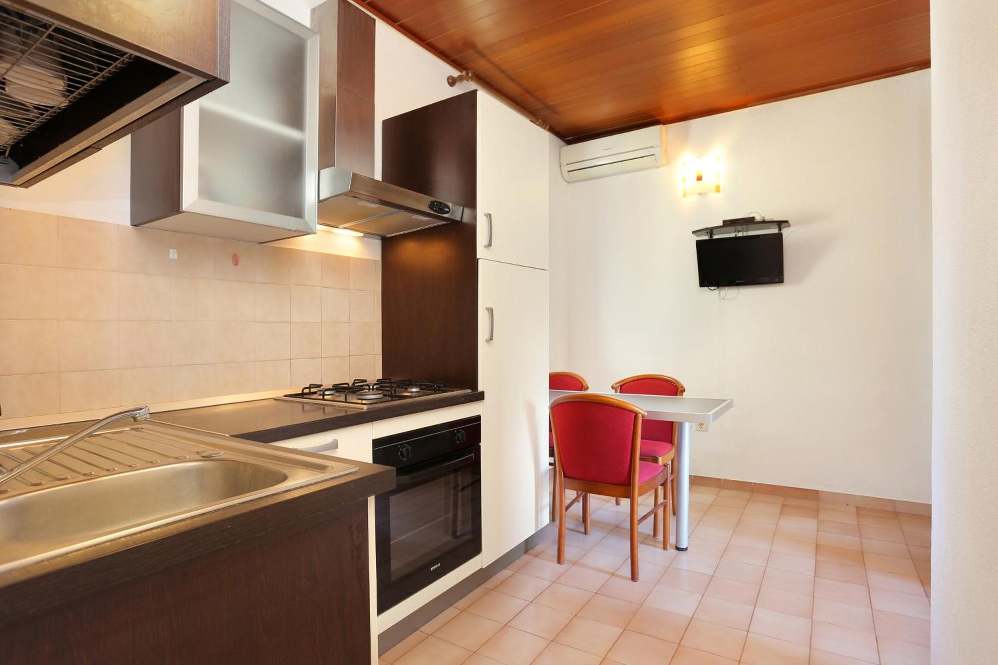 Apartments With A Parking Space Brela, Makarska - 18495 Room photo